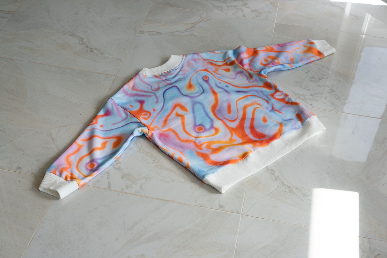 Liquid Flow Crewneck